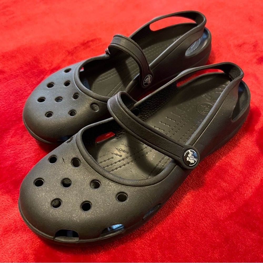 Crocs Flats- size: 10